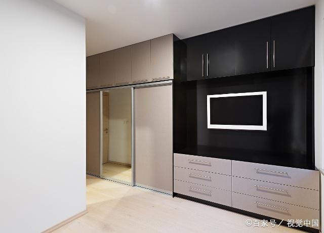 去选“定制衣柜”，带了设计师闺蜜，4个问题“问倒”商家